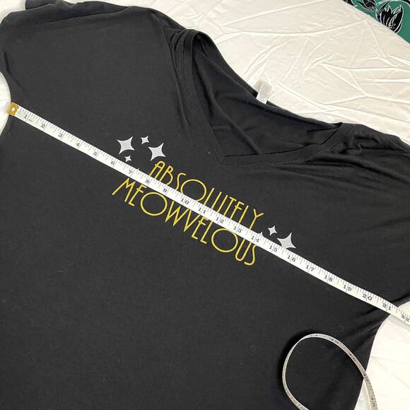 Absolutely Meowvelous Size M Tee Cat Lover Oversized Short Sleeve T-Shirt V-Neck - Picture 5 of 7